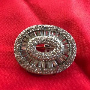 ESTATE FIND  VINTAGE RHINESTONE BROOCH